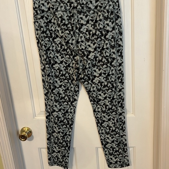 T by Talbots athletic wear. Pullover long sleeve top and leggings. Size XL-LP. - Picture 10 of 16